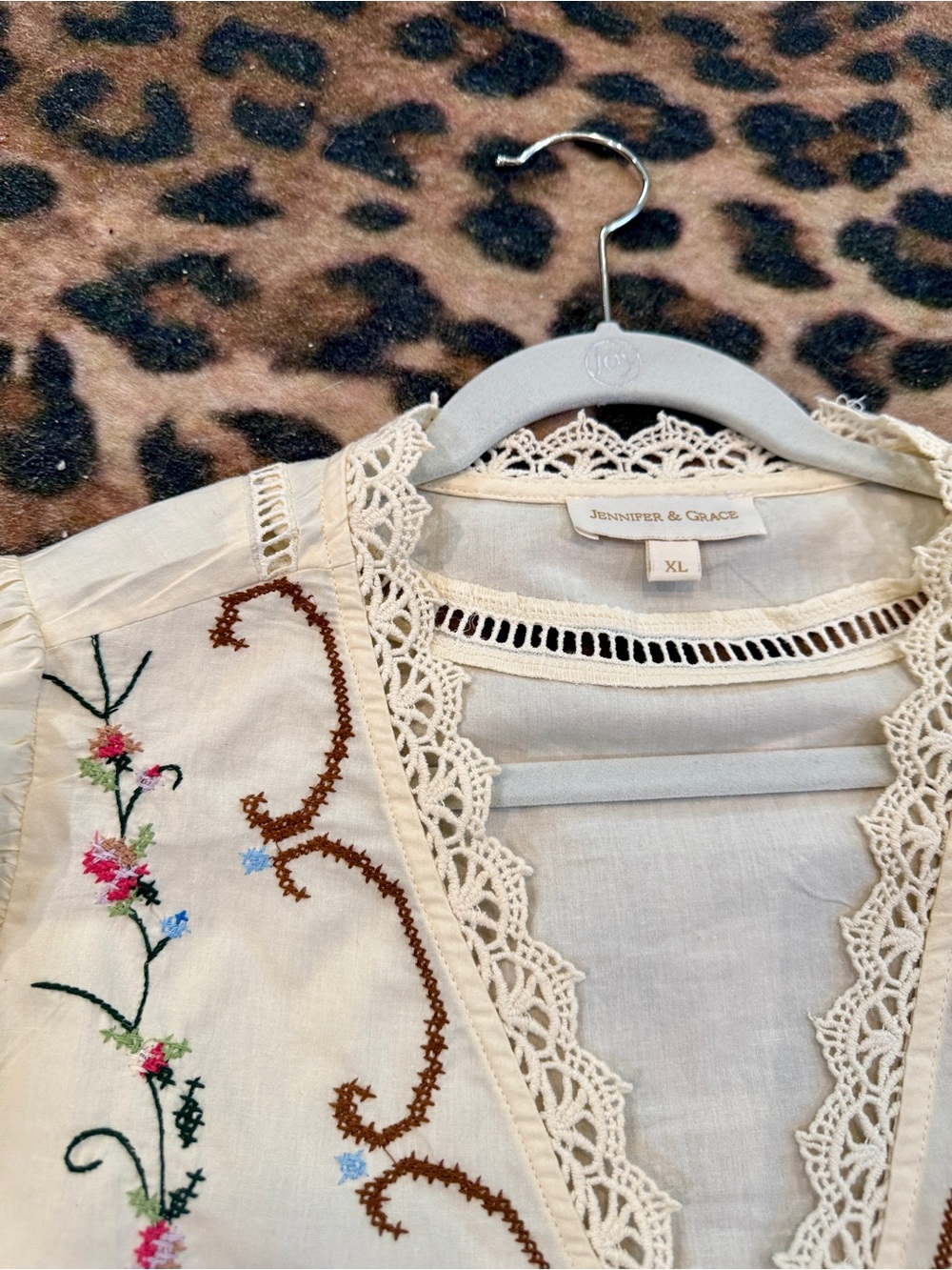 Embroidered Cream Boho Cropped Blouse - Picture 6 of 7